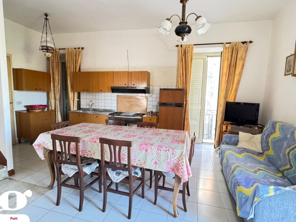 Sicílie, RD 5+1, 130 m2, v histor. centru Patti, Via Roma - 11