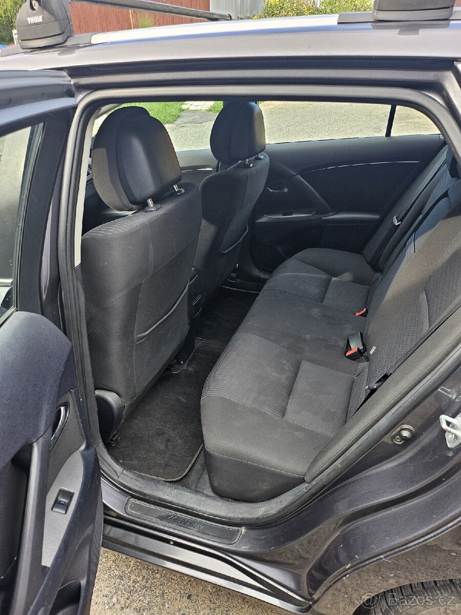 Toyota Avensis kombi ,2.0D-4D 93kW,klima - 11