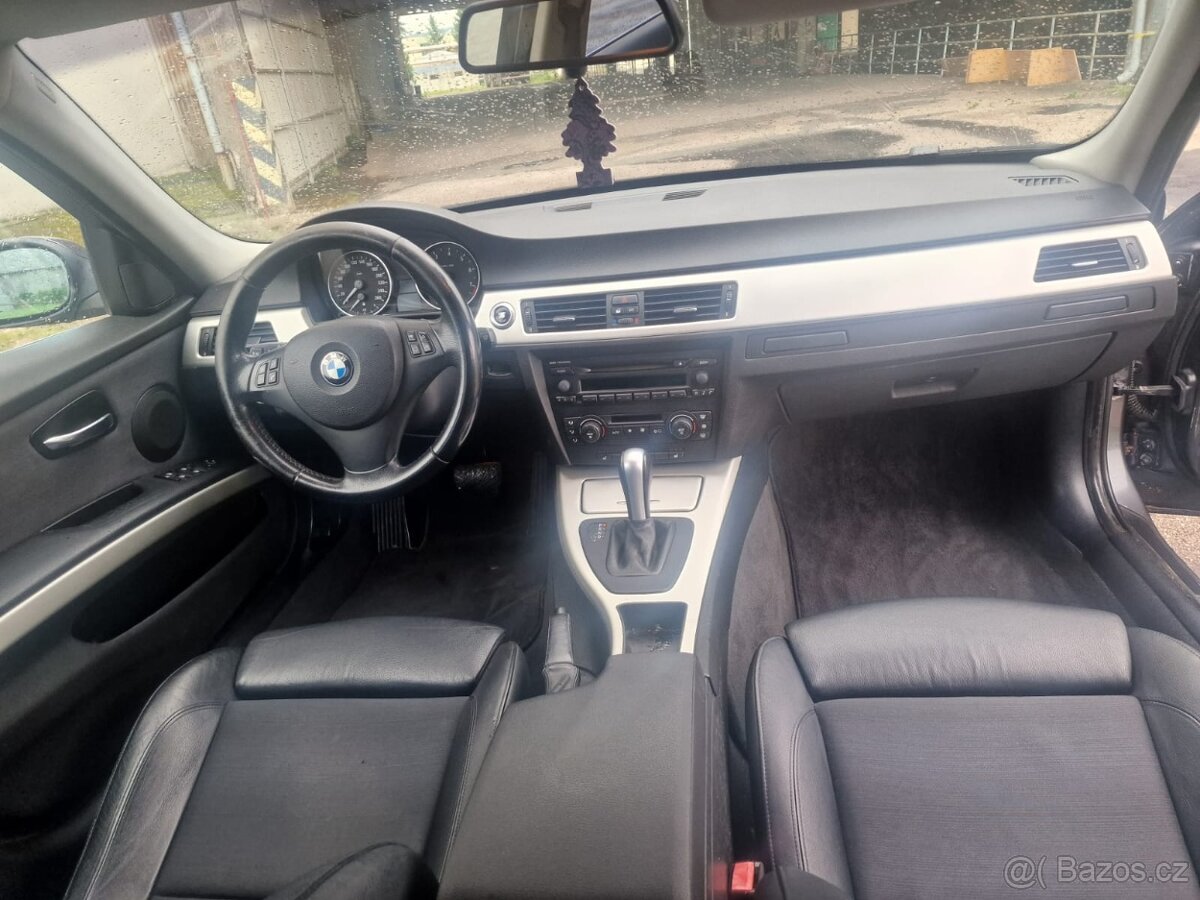 BMW 330xi Touring (E91) – xDrive – 3.0 benzín Automat Rok vý - 11