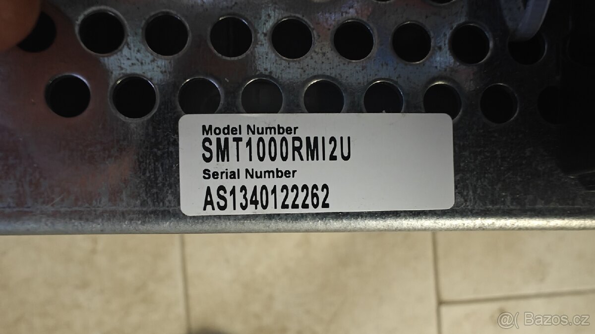 2x profi UPS APC SMT1000RMI2U v perfektním stavu - 11