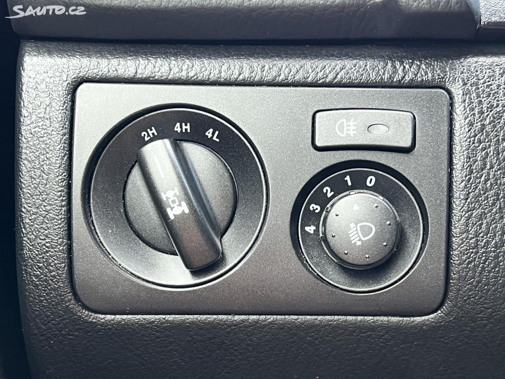 🚗 SsangYong Rexton RX200 e-XDi 7MÍST 4x4 AUTOMAT - 11