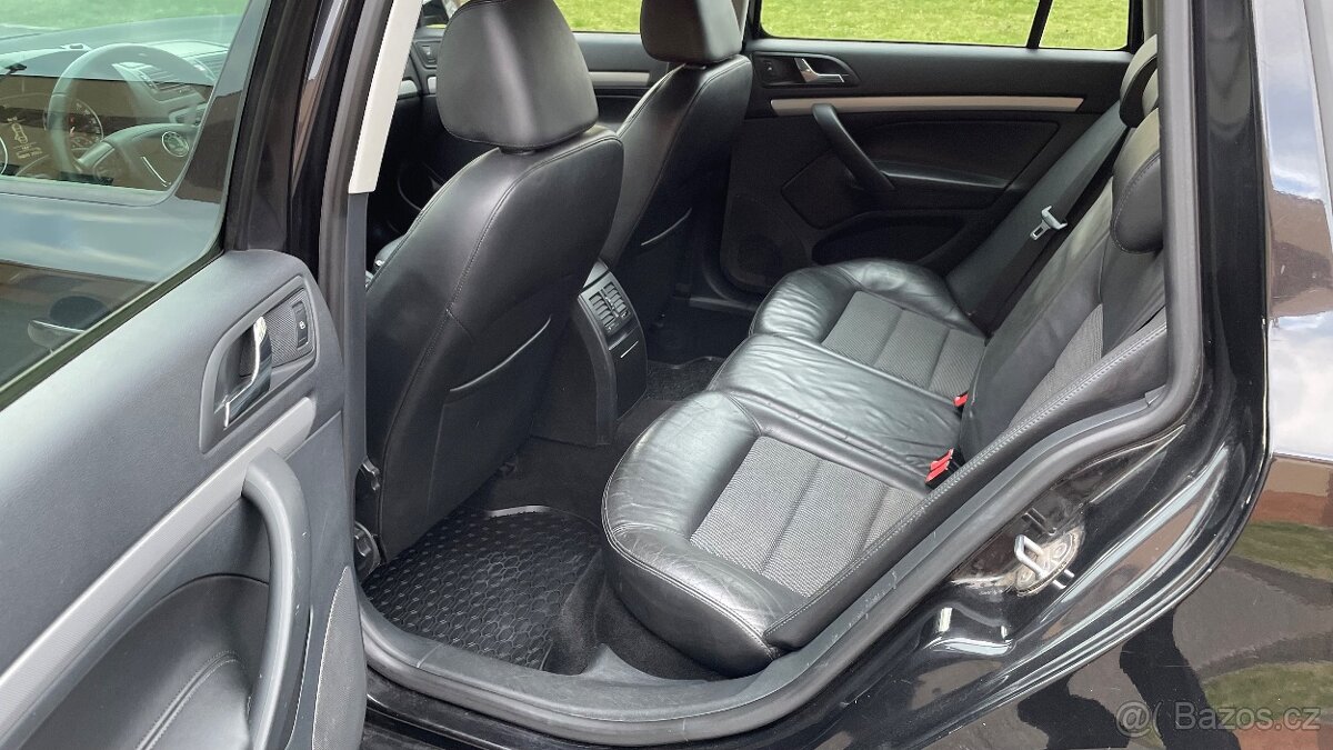 ŠKODA OCTAVIA 2.0TDI ELEGANCE - 11