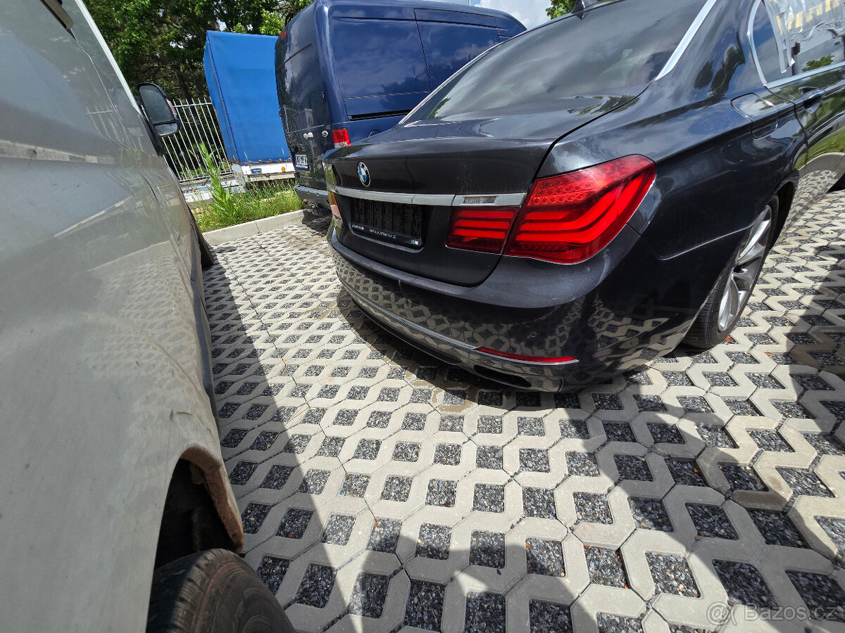 BMW F02 750Li díly - 11