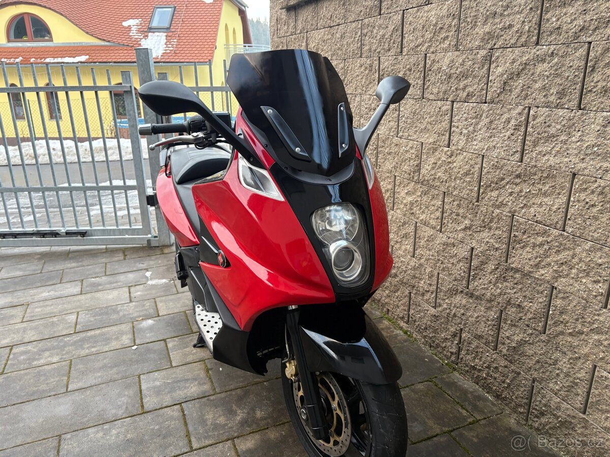 Gilera gp 800 2010 - 11
