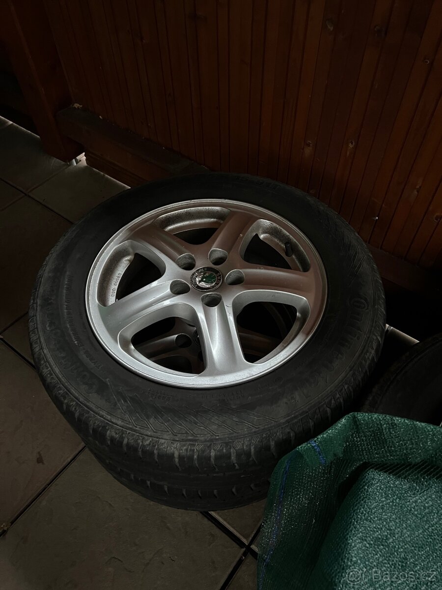 Škoda Octavia 1.6 - 11