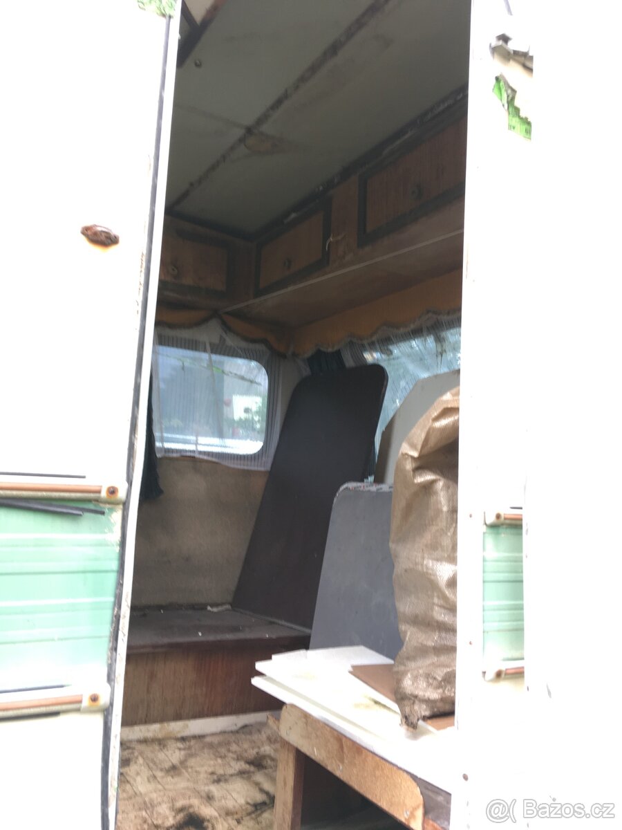 Karavan s SPZ a TP - 11