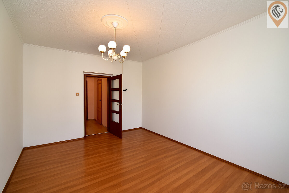 Víceúčelový dům s bytem 5+1 a prostory k podnikání – Šenov u - 11