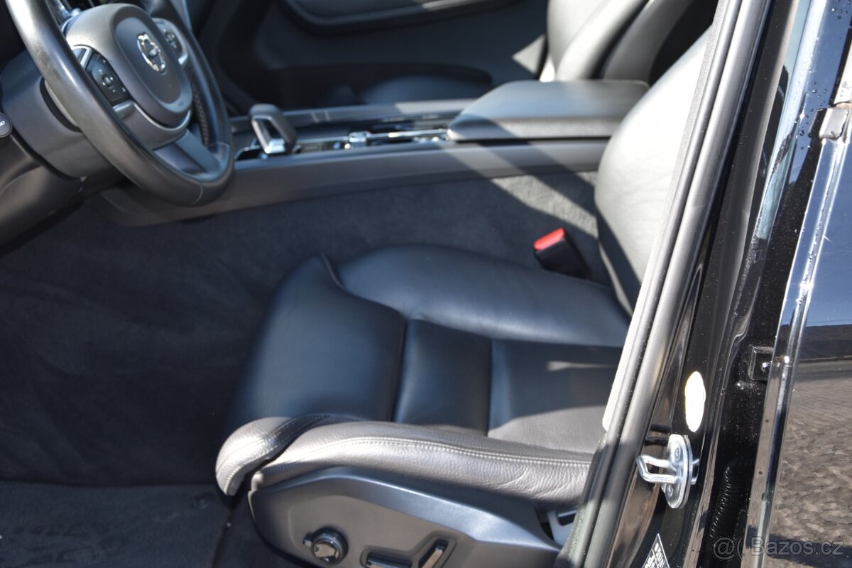Volvo XC60 2.0 B4 mHEV Momentum A/T - 11