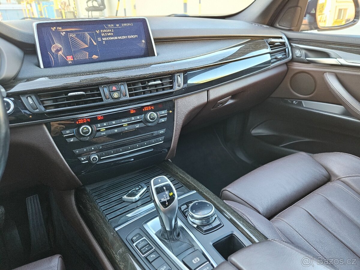 BMW X5 xDrive 30d 190kW M-paket TAŽNÉ PANO KŮŽE HEAD UP DPH - 11