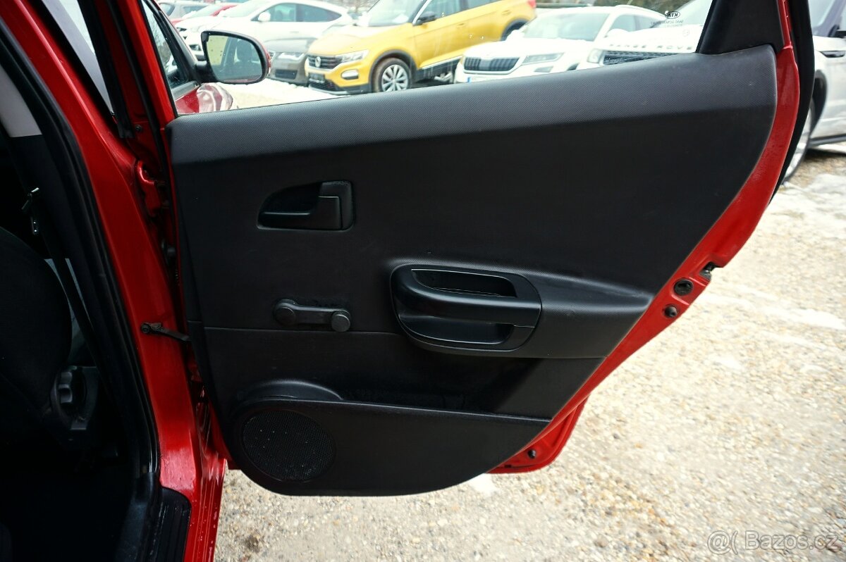 Kia Ceed 1,4 16V 66 kW 2010 HATCHBACK - 11