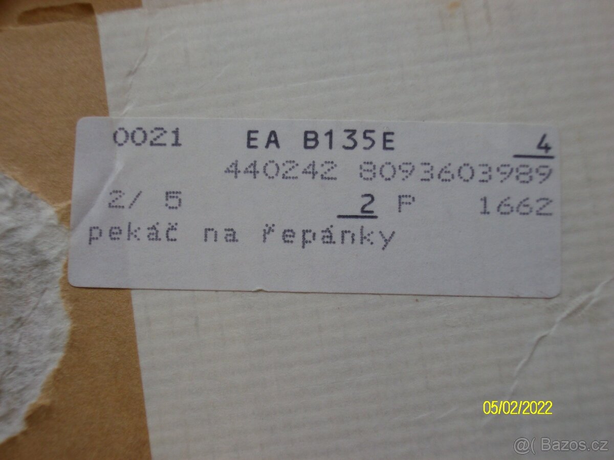 sada skleniček ve stojánku, poklice a forma na řepánky - 11