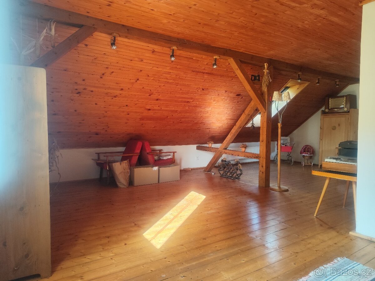 Prodej domu 6+1 • 218 m² - 11