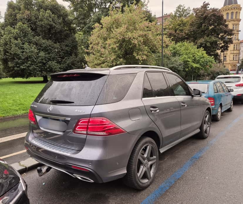 Mercedes-Benz GLE 350D AMG 4M DPH TAŽNÉ - 11
