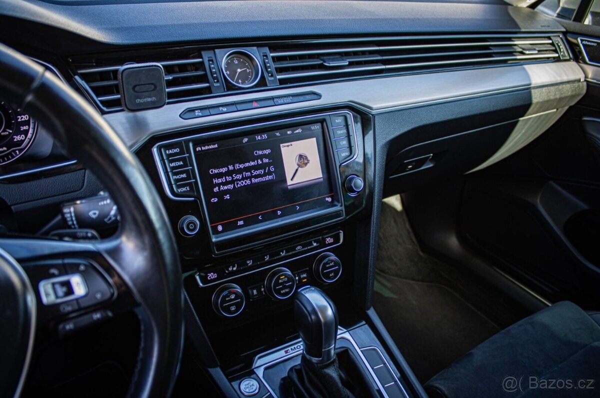 Volkswagen Passat Variant 2.0 BiTDI Highline 4Motion DSG - 11