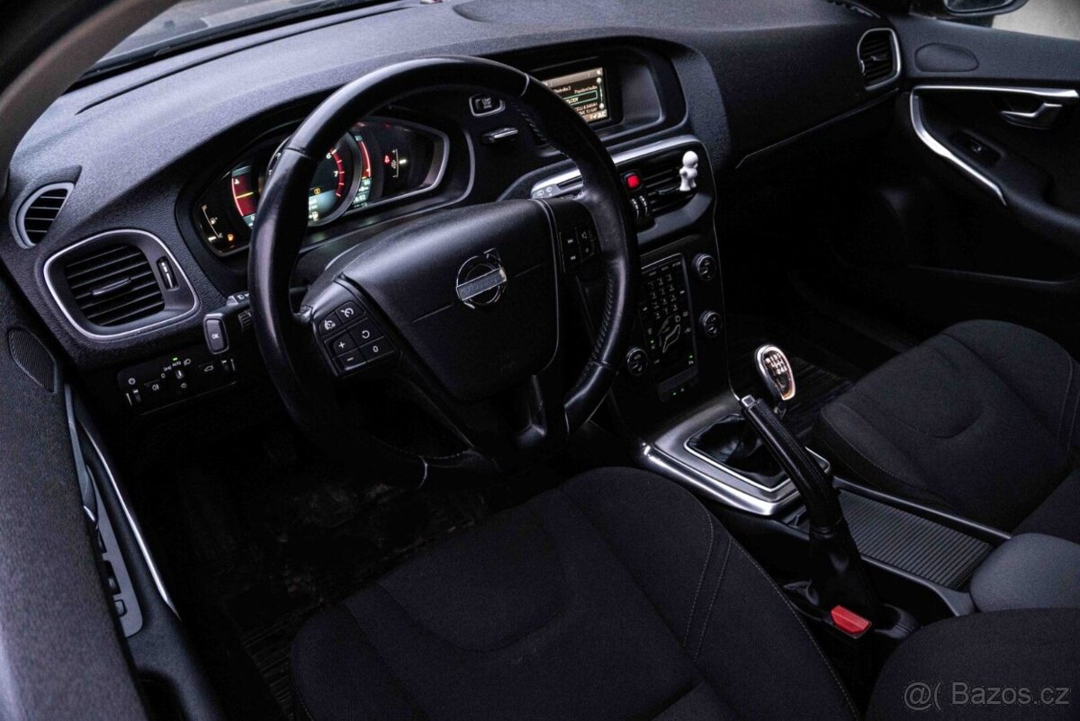 Volvo V40 T2 1.6L Momentum - 11