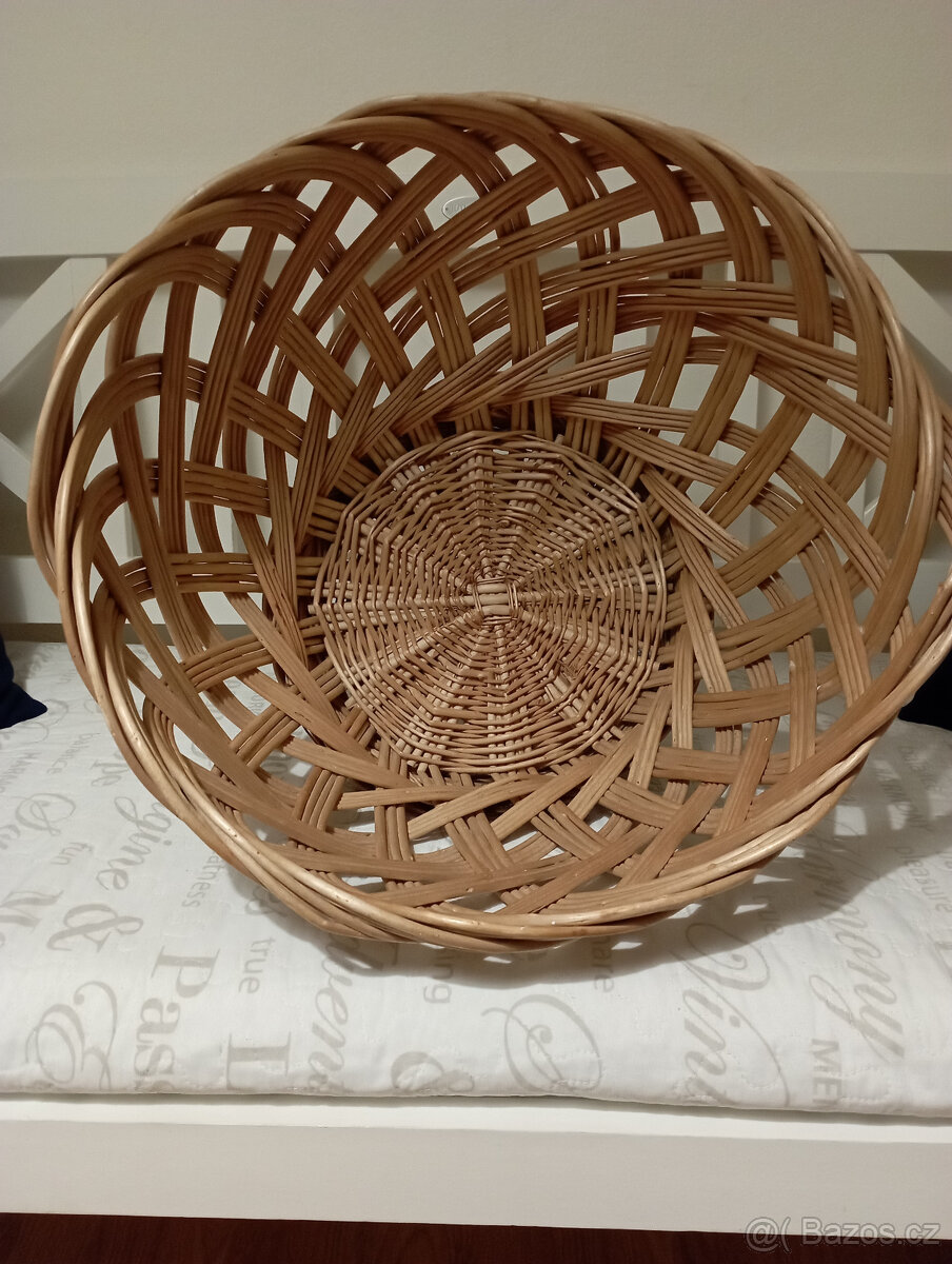 velký kulatý proutěný koš - 11