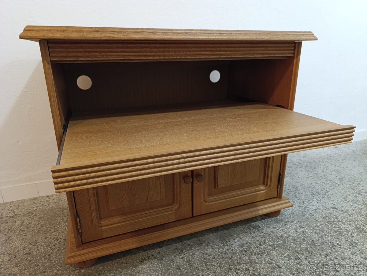 Rustikální komoda z masívu, Nábytek s 6 - 11