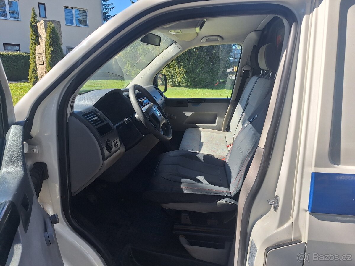 VW T5 1.9 77kw - 11