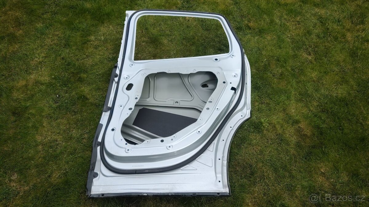 Mercedes GLA EQA H247 H243 A247 W247 2019- zadní pravé dveře - 11