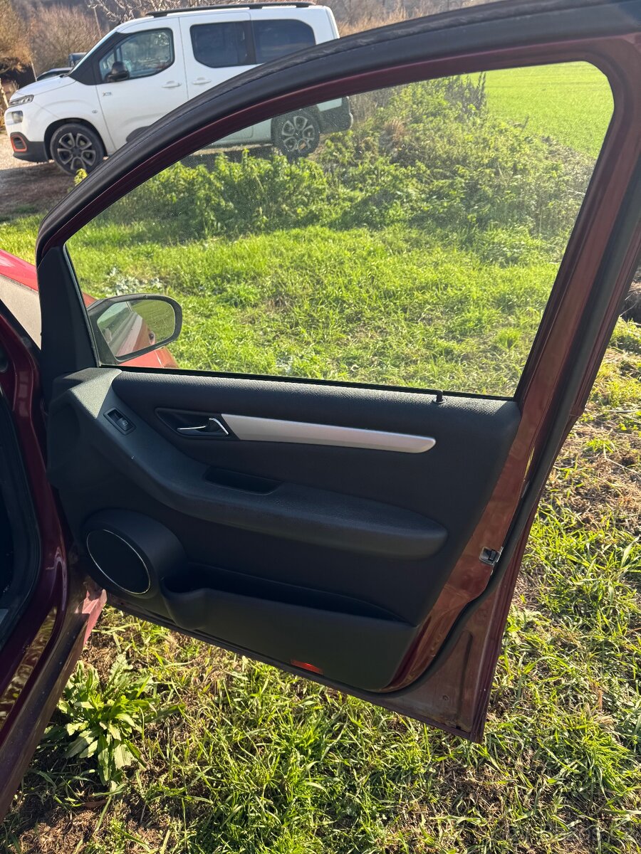 Mercedes-Benz A160 - 11