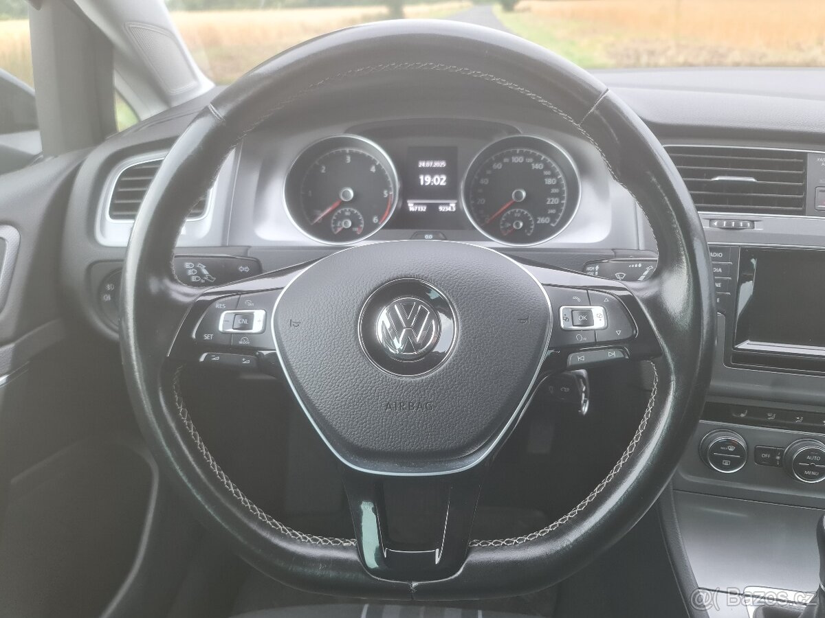 VW Golf 7 1.6TDI kombi, 77kW, 4/2016, servisní knížka - 11