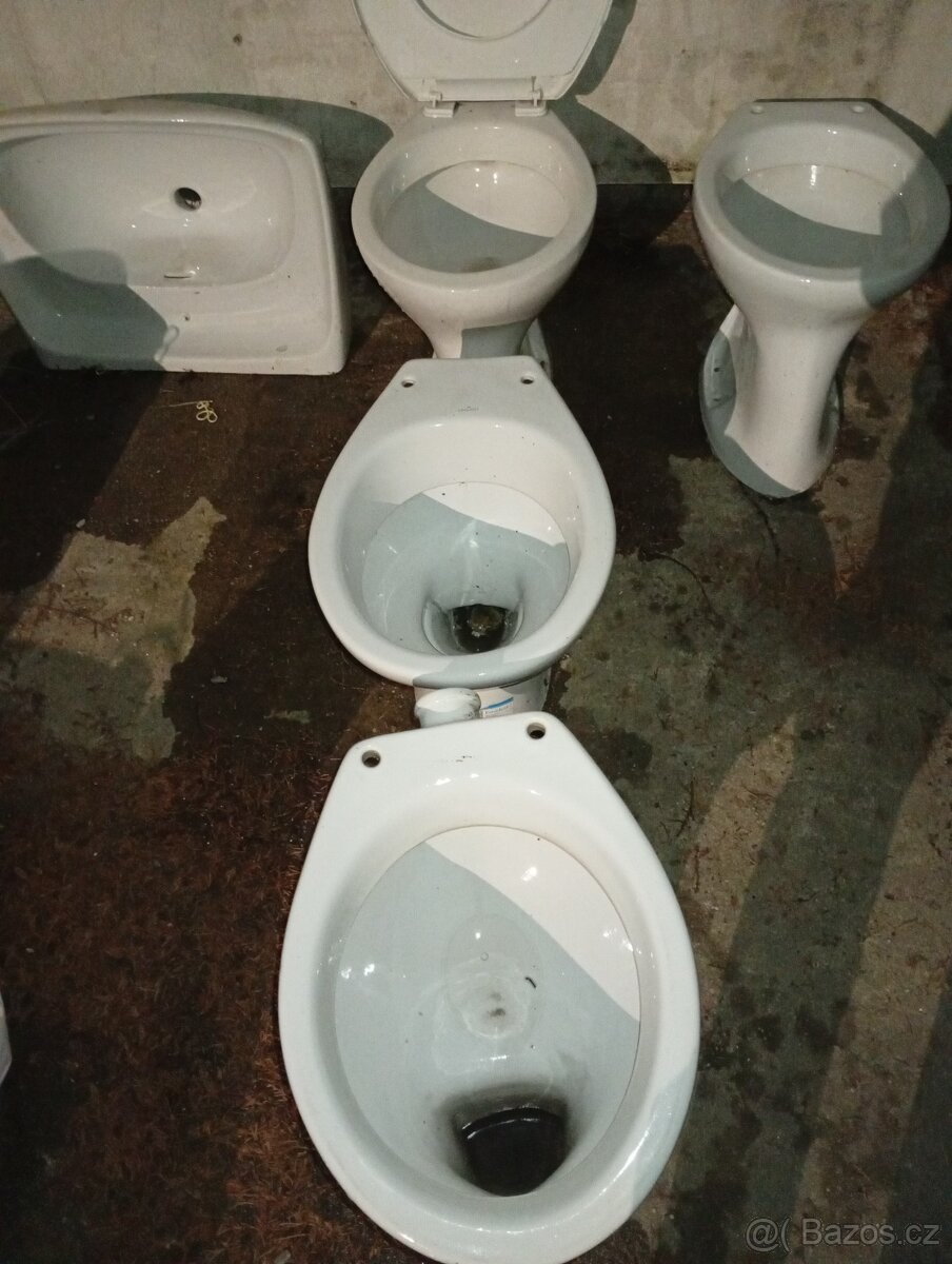 Umyvadla, bidety a WC - 11