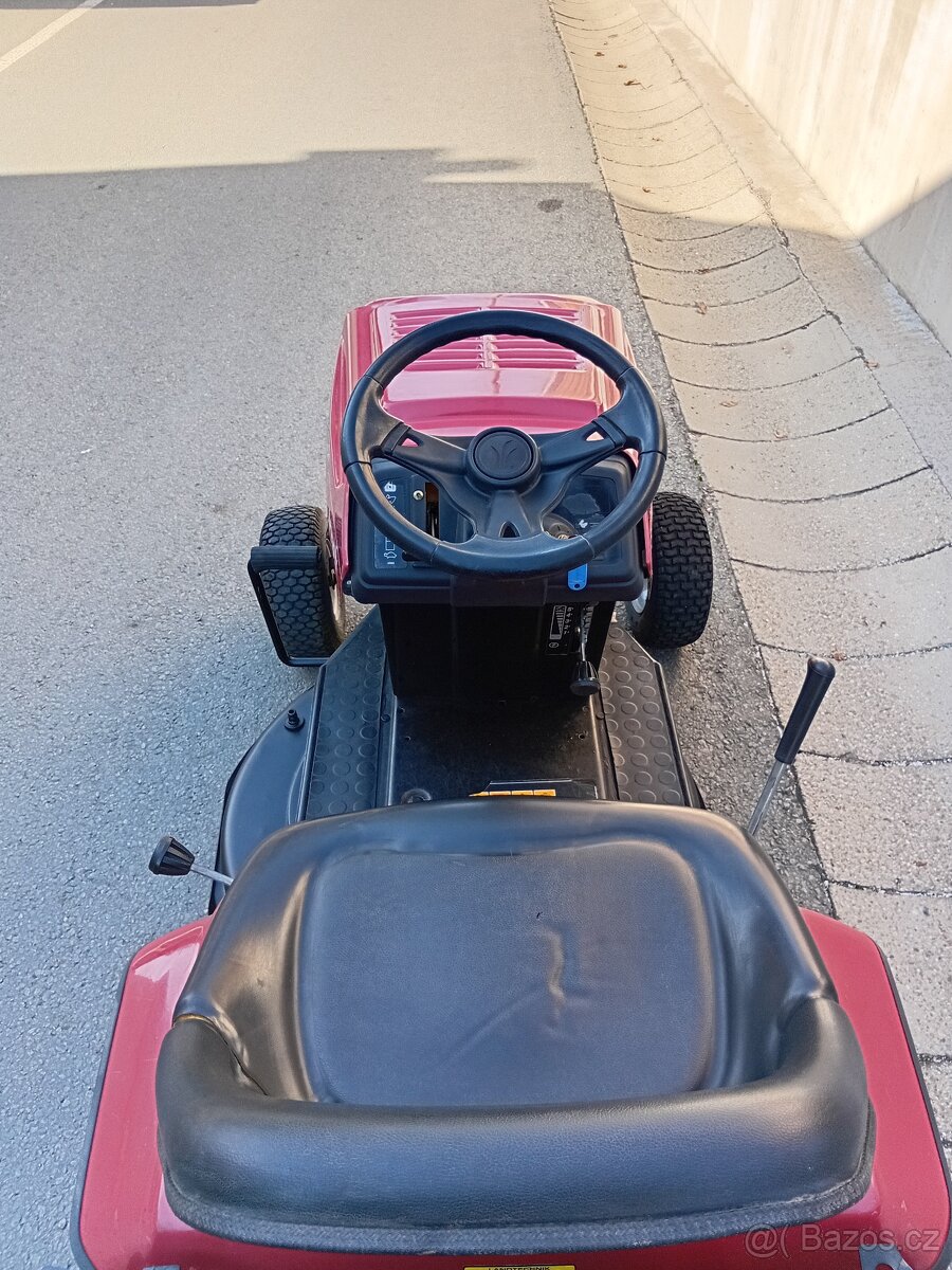 Prodám zahradní traktor MTD - 11