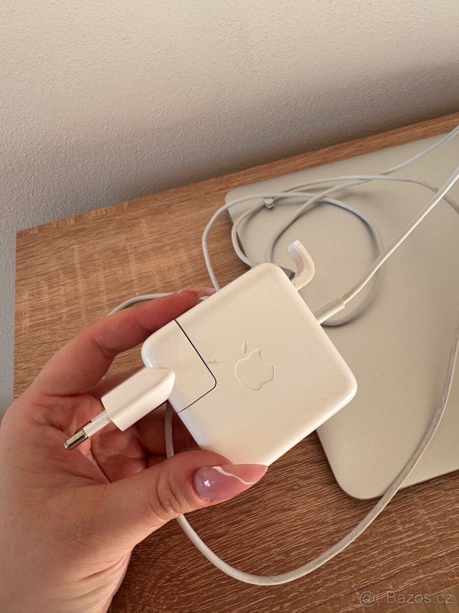 MacBook Air 13” 2017 + Apple Magic Mouse - 11