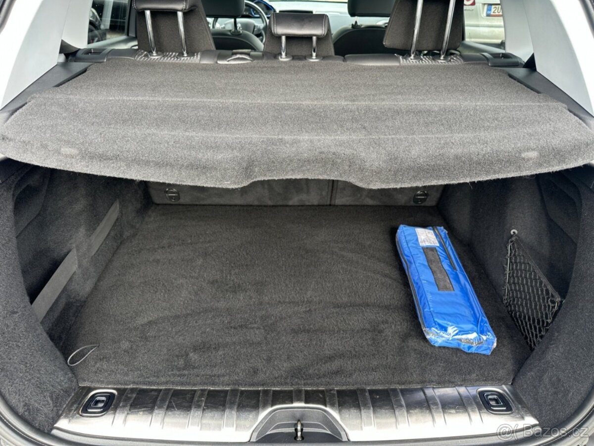 Prodáváme Peugeot 2008 1.2T 81kw Allure - 11
