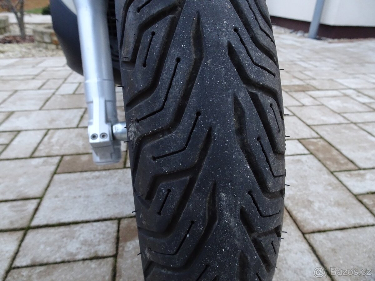 Piaggio Beverly 300 - 11