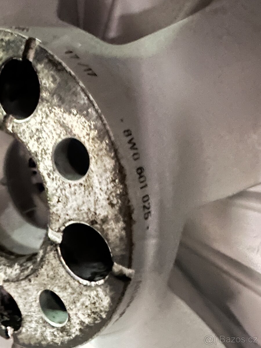 5x112 R16 7J ET35 Audi + 205/60 - 11