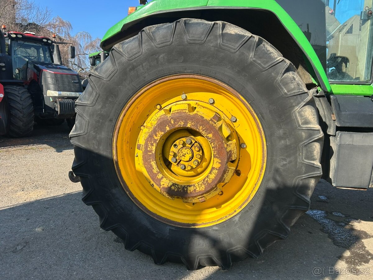 John Deere 8200 - 11