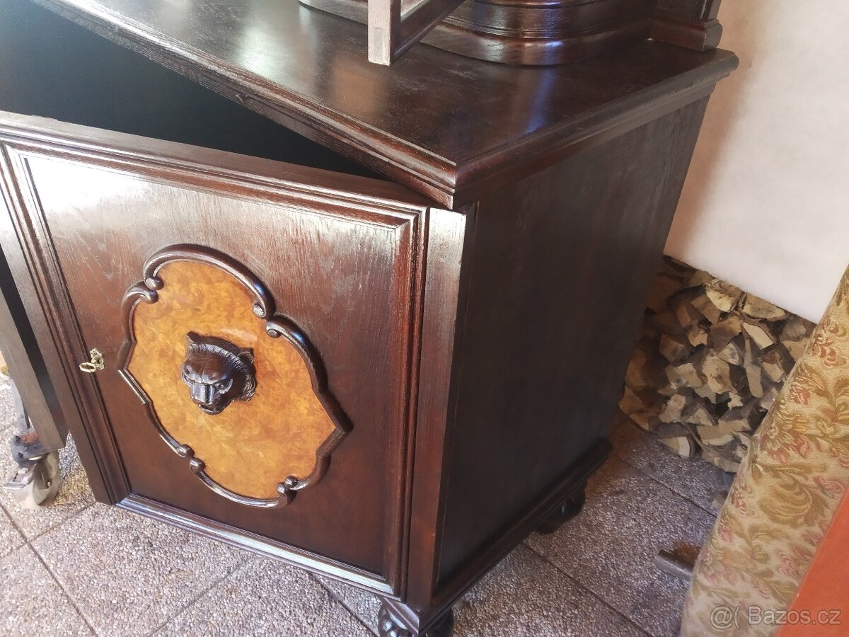 Starožitná komoda-bufet. - 11