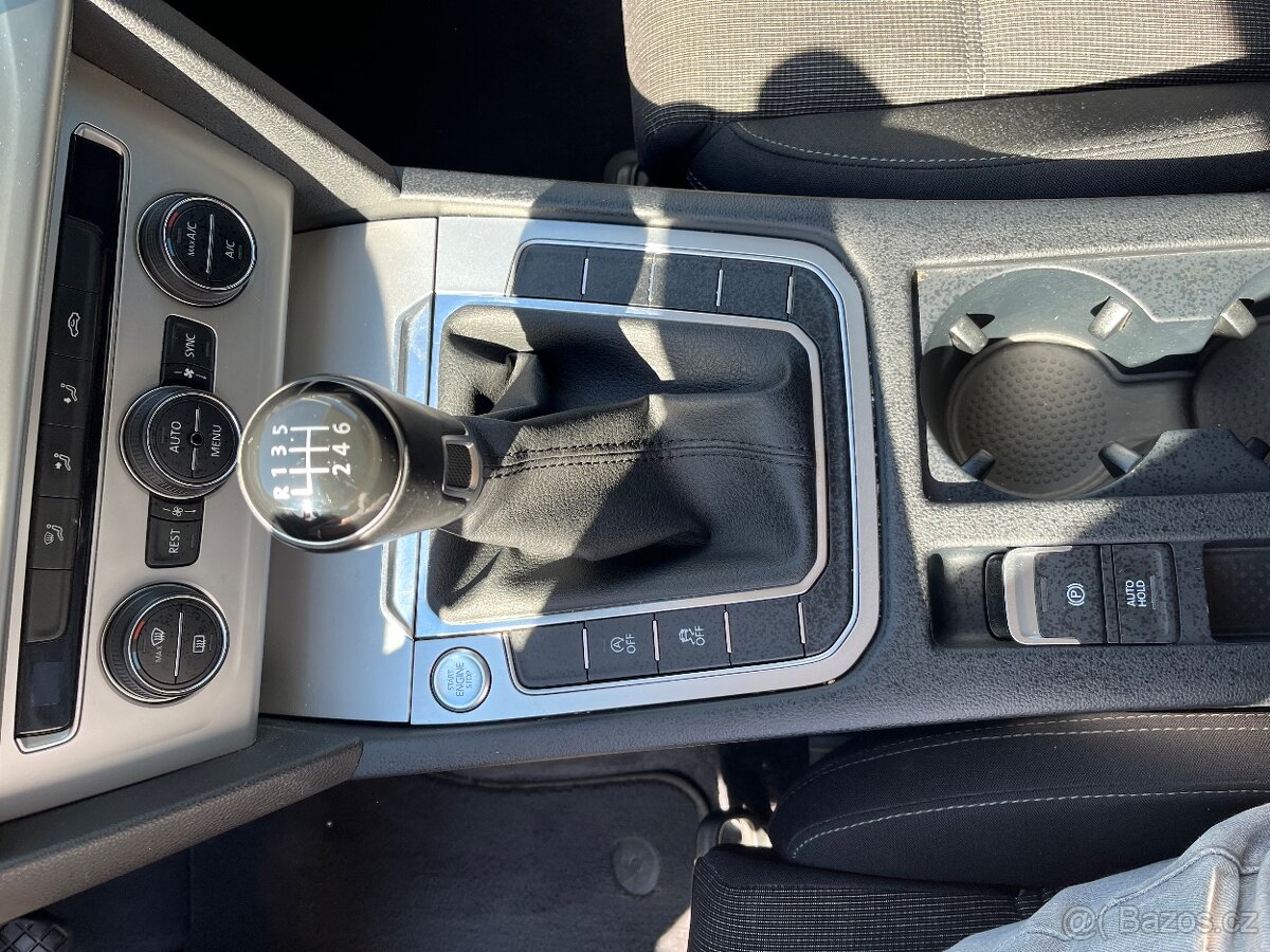 VW Passat b8 1.8 TSi Comfortline 1.Majitel - 11