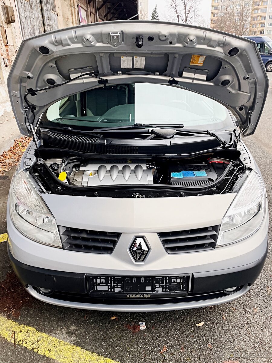 RENAULT MÉGANE SCÉNIC 1.6i 16V 83KW 65.000KM PĚKNÝ STAV - 11