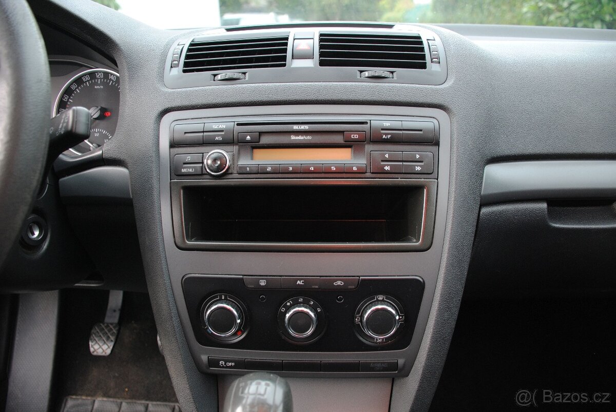 Škoda Octavia 2 kombi 1.6MPI 75kW - 11