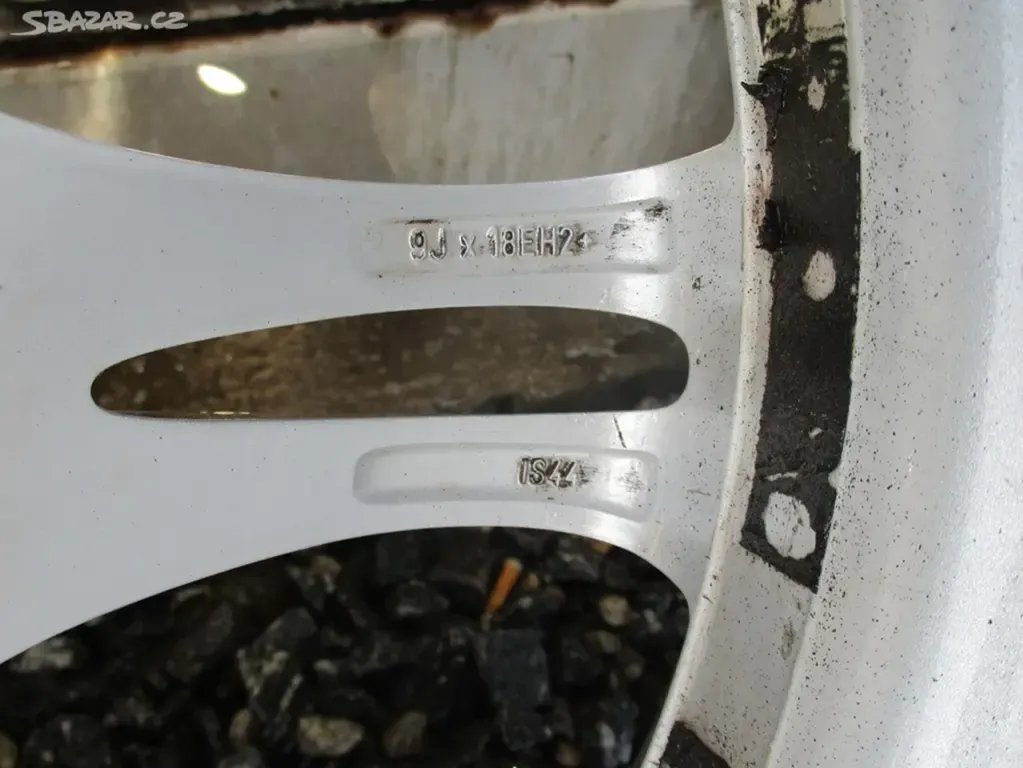 ALU kola BMW F11 8+9x18 ET24 - 11