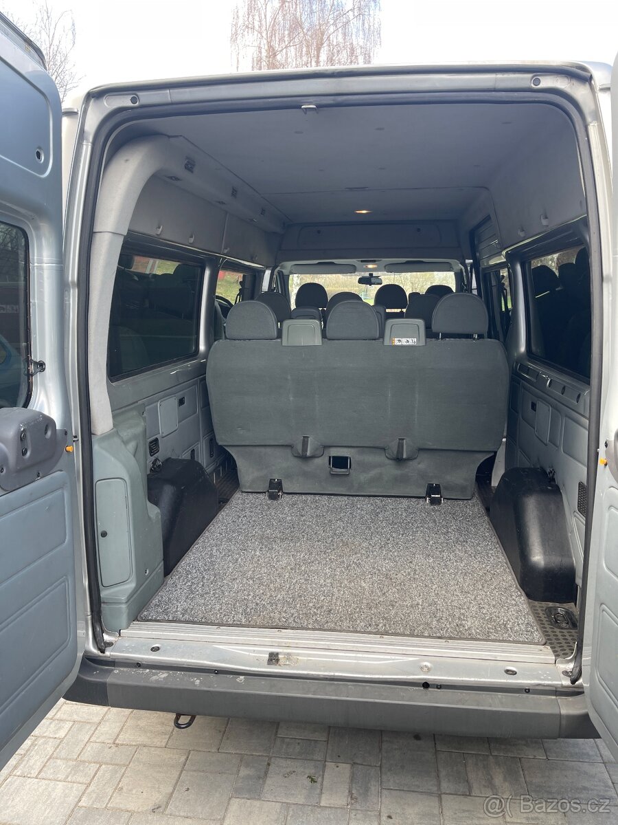 Pronájem Ford Transit minibus 8+1 míst - 11