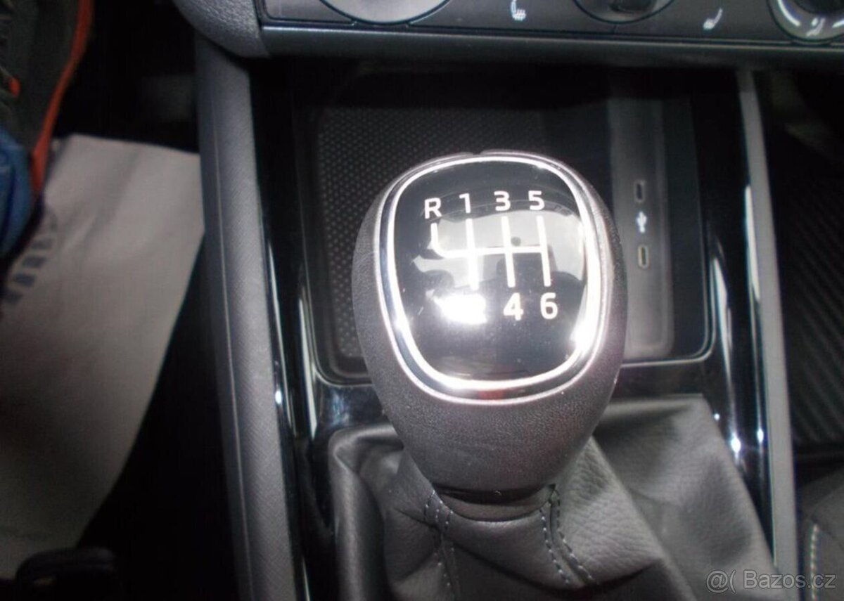 Škoda Kamiq 1,6 TDI 1maj koup ČR top stav nafta manuál 85 kw - 11