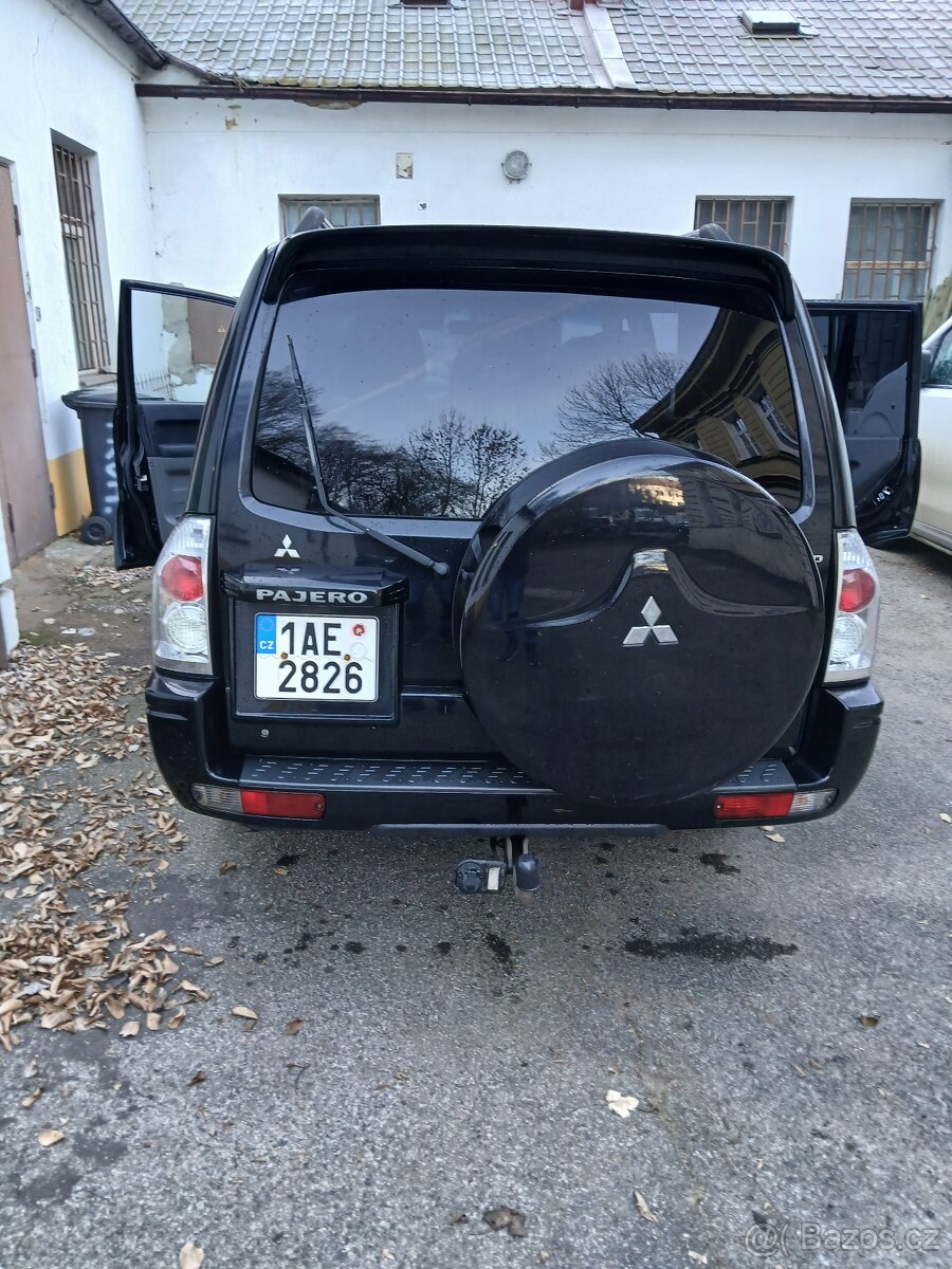Mitsubishi pajero V60 - 11
