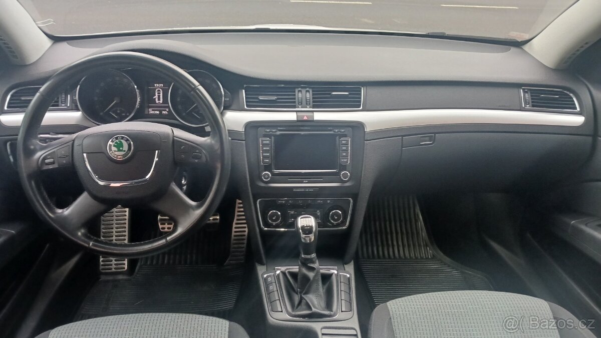 Škoda Superb combi - 11
