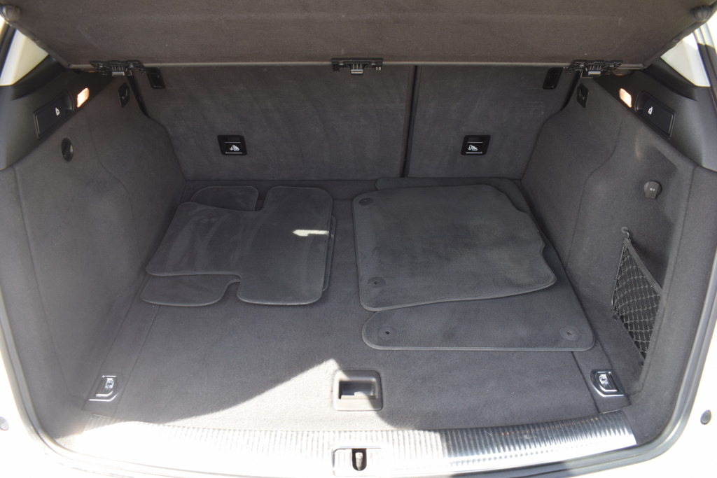 Audi Q5 2.0 TFSI S-Line Quattro MANUÁL TAŽNÉ Bi-Xenony záruk - 11