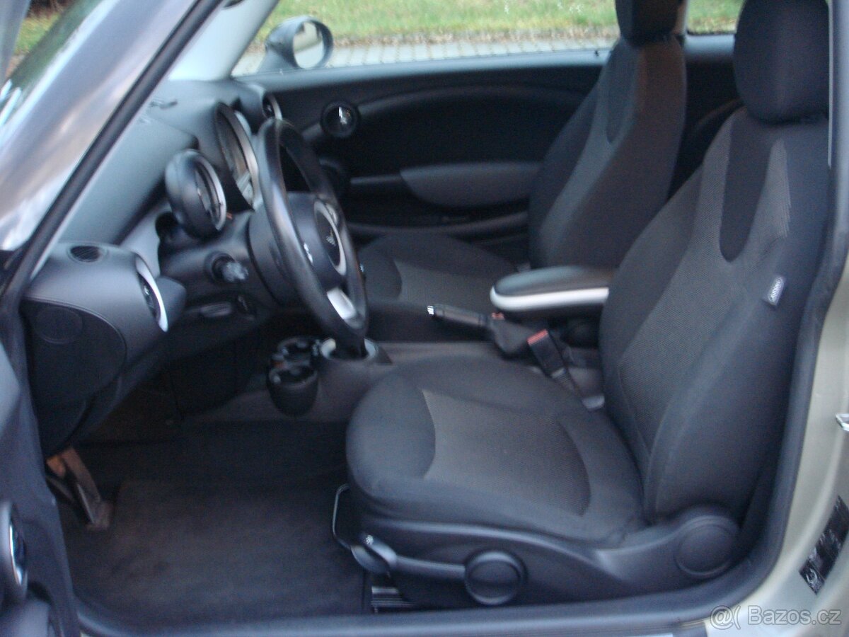 Mini Cooper R56 1.4i 70kw 2009 133tkm - 11