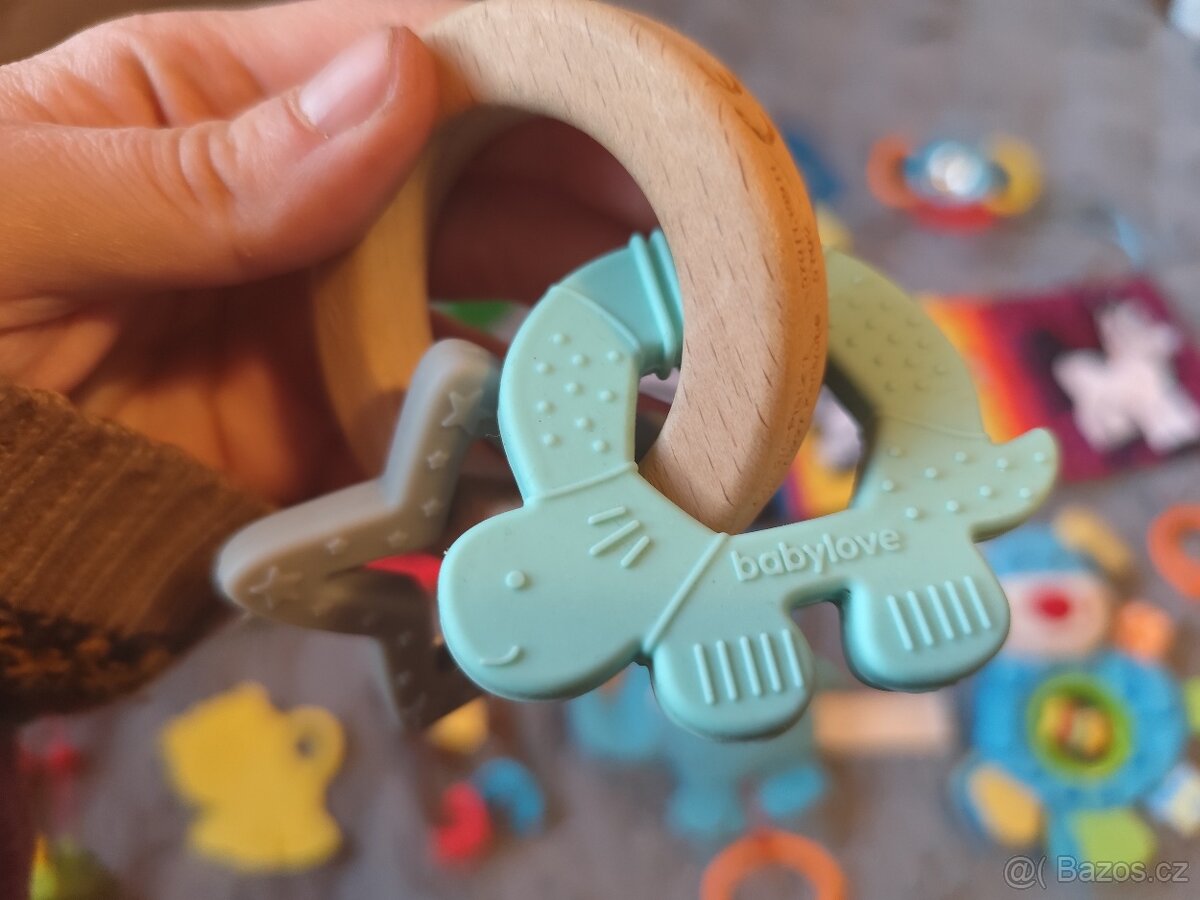 Hrazdička včetně hraček - 11