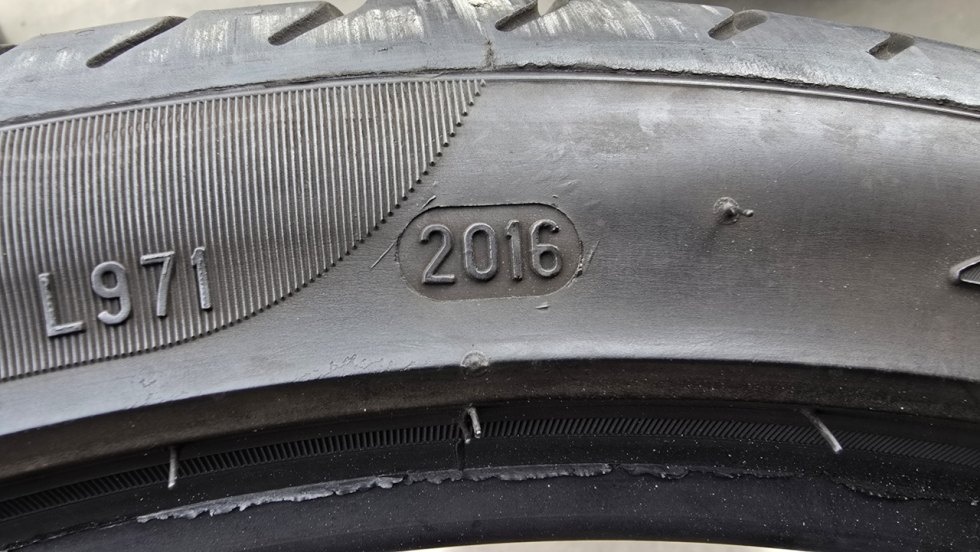 Letní pneu 255/35/20 Pirelli - 11