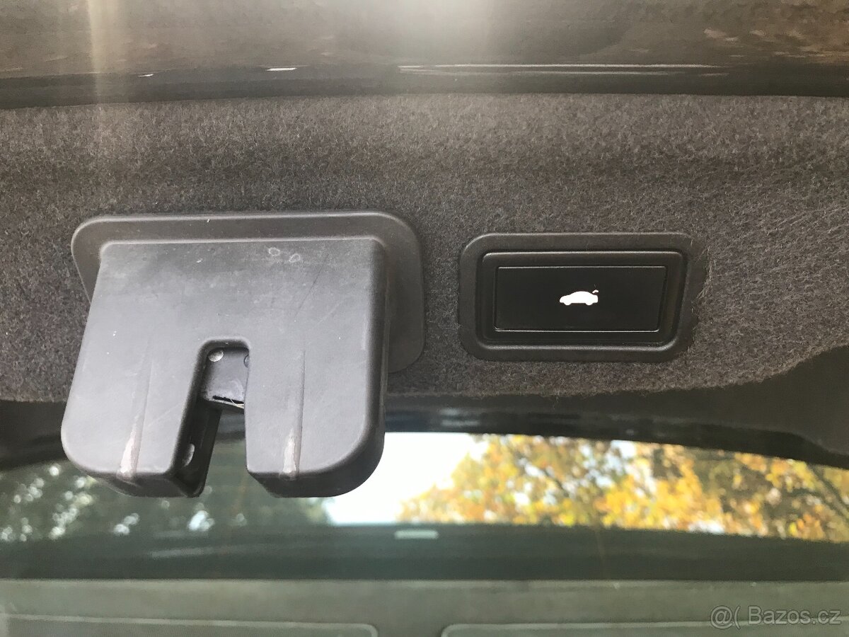 Audi A8 3.0tdi hybrid model 2013 Desing selection interiér - 11