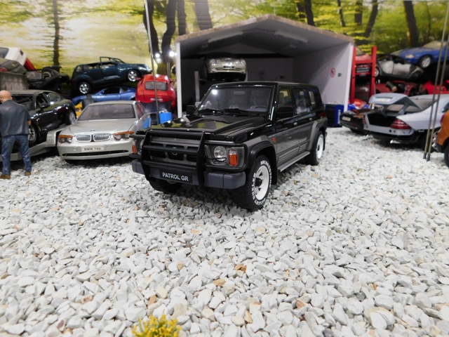 model auta Nissan Patrol GR Y60 Otto mobile 1:18 - 11
