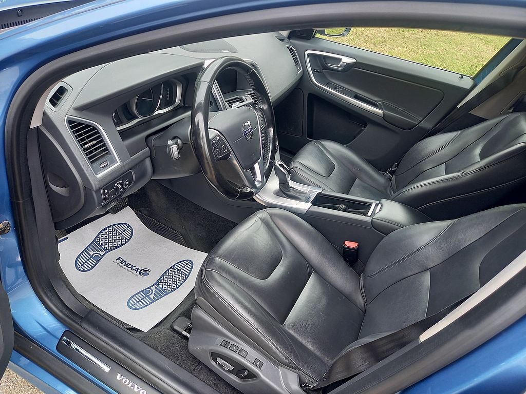 Volvo XC60 2.0D4 140kw+Automat+DPH+ROZVODY - 11