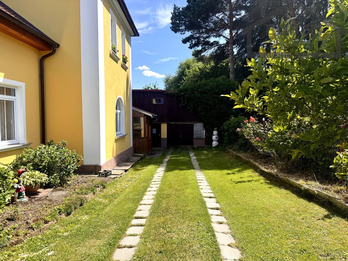 Bytová jednotka v RD s kolnou, skleníkem a zahradou 720 m² - 11