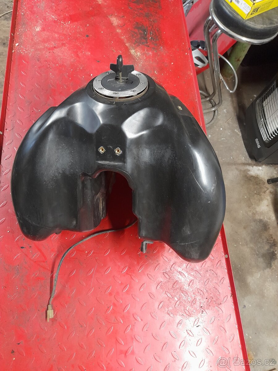 Suzuki 650 xf freewind - 11